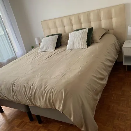 Cozy With Balcony, Close To Paris