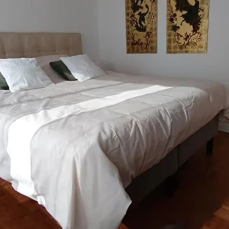 Cozy With Balcony, Close To Paris Apartment *