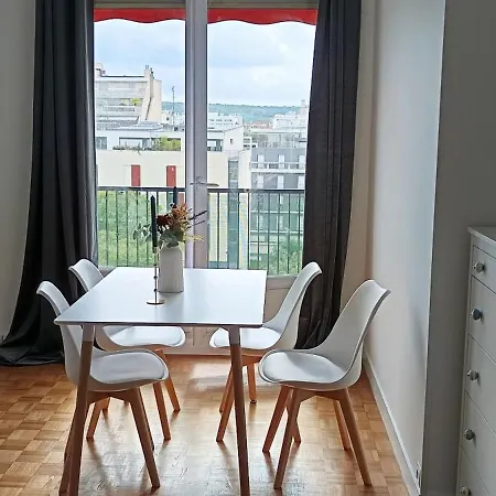 Apartment Cozy With Balcony, Close To Paris *